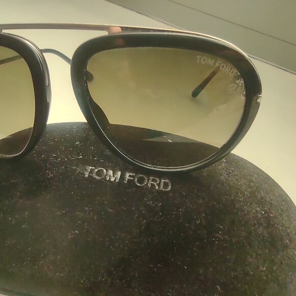 Tom Ford Sunglasses Brown Gradient Lenses with Case main image 8